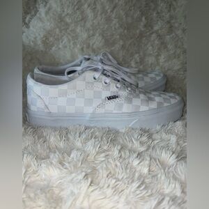 Womans Vans size 6